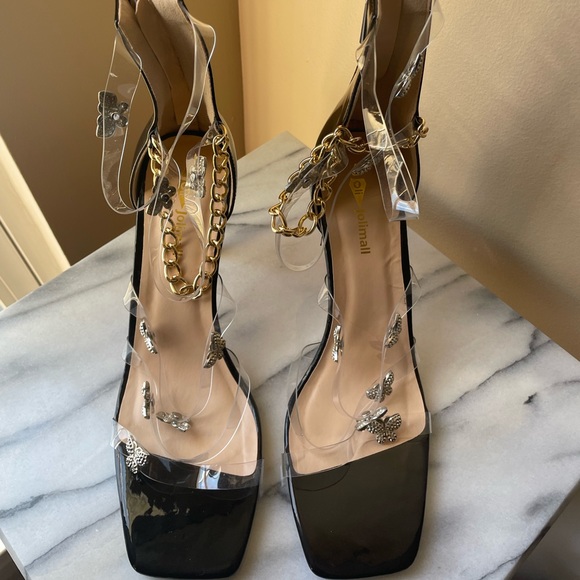 Black & Silver butterfly sandal with gold ankle chain. Stylish & sexy. NWOT - Picture 3 of 14